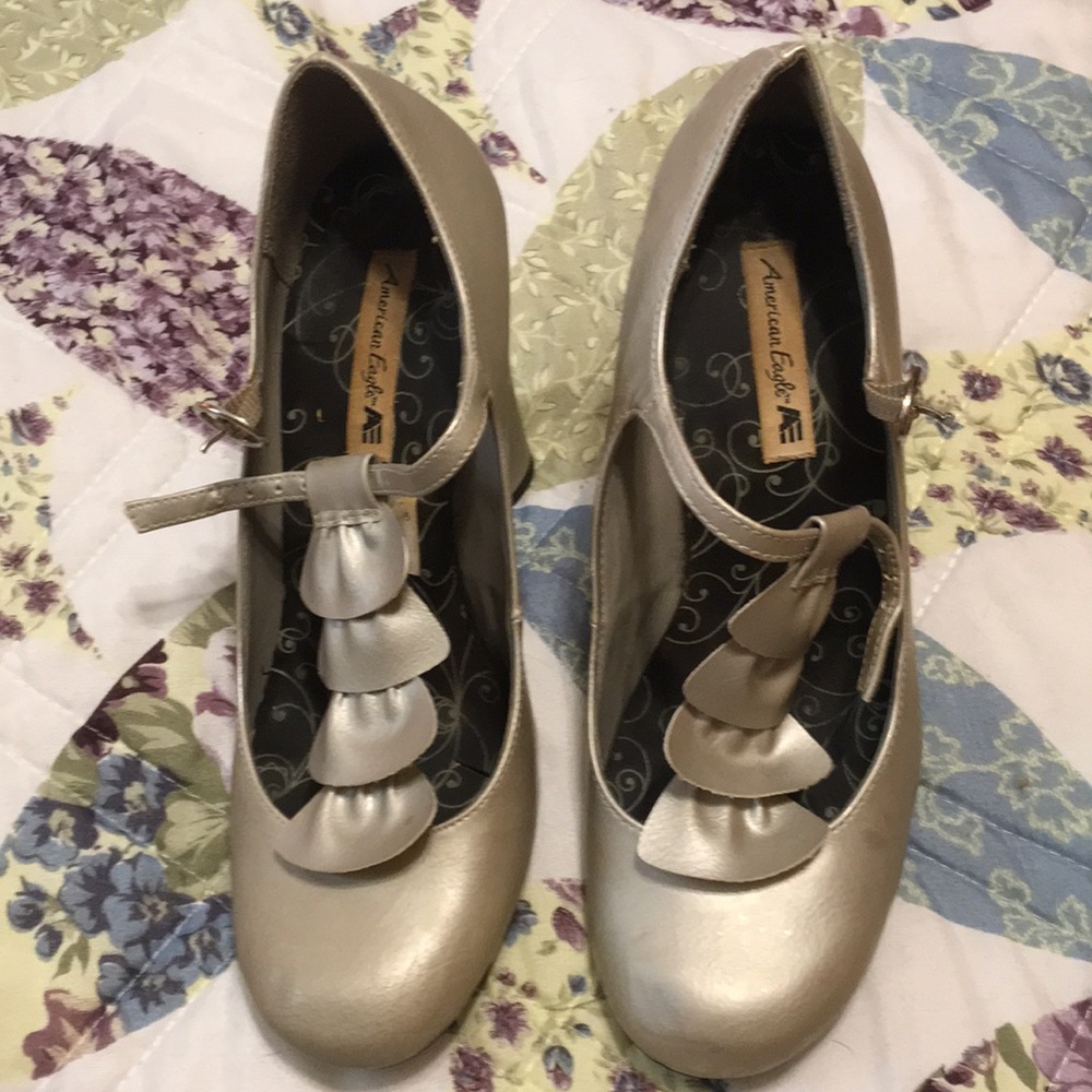 American Eagle heels